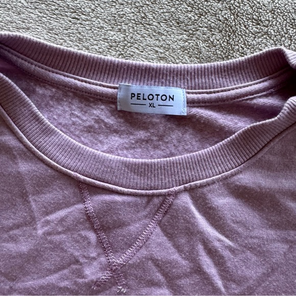 Peloton Women’s Long Sleeve Crewneck XL - Picture 3 of 6